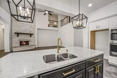 5923 Quiet Point Lane, Sugar Land, TX 77479 - Photo 10