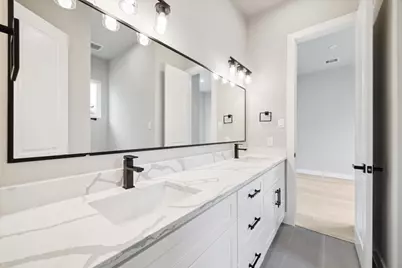 5819 Mansfield Heights Ln, Houston, TX 77091 - Photo 10