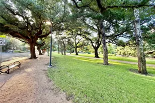 1708 Elgin St, Houston, TX 77004 - Photo 34