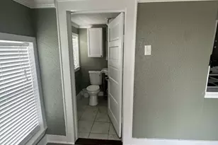 906 1/2 Panama St, Houston, TX 77009 - Photo 8