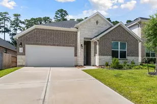 560 Newcomb Holw Dr, Conroe, TX 77304 - Photo 2