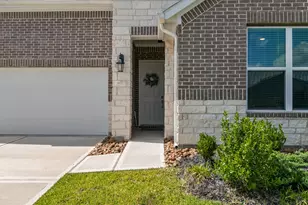 560 Newcomb Holw Dr, Conroe, TX 77304 - Photo 4