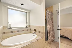 11711 Park Creek Dr, Houston, TX 77070 - Photo 22