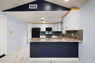 5718 Greencraig Dr, Houston, TX 77035 - Photo 10