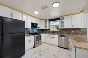5718 Greencraig Dr, Houston, TX 77035 - Photo 12
