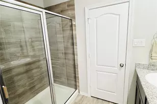 24702 Russet Bluff Trl, Houston, TX 77336 - Photo 10