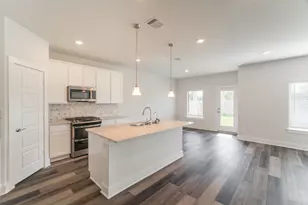10313 S Goshawk Trl, Conroe, TX 77385 - Photo 6