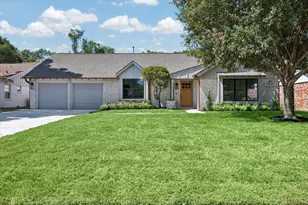 10422 Timberoak Dr, Houston, TX 77043 - Photo 1