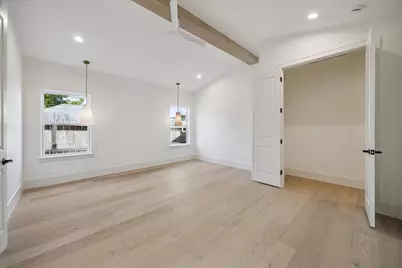 10422 Timberoak Drive, Houston, TX 77043 - Photo 26
