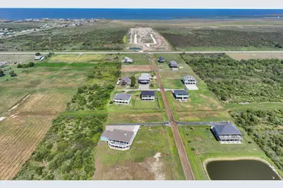 204 New Orleans, Crystal Beach, TX 77650 - Photo 12