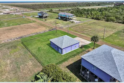204 New Orleans, Crystal Beach, TX 77650 - Photo 8