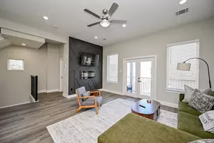 4746 Mallow Street E, Houston, TX 77033 - Photo 4