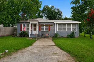 3514 Commerce St, Damon, TX 77430 - Photo 2