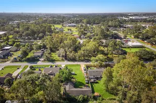 5721 Schutz St, Houston, TX 77032 - Photo 6