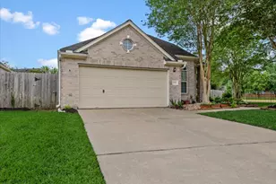 15802 Collinsville Dr, Tomball, TX 77377 - Photo 2