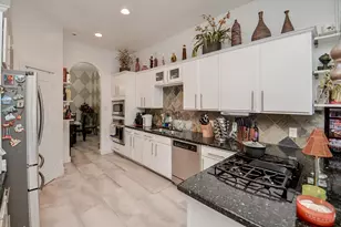 5360 McCulloch Cir, Houston, TX 77056 - Photo 14