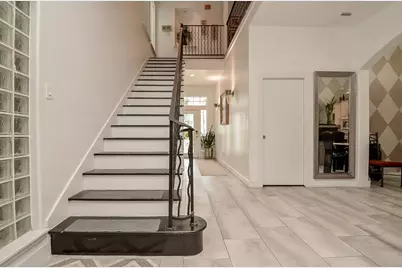 5360 McCulloch Circle, Houston, TX 77056 - Photo 8