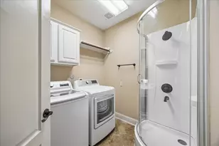 4506 Beacon View Ct, Sugar Land, TX 77479 - Photo 24