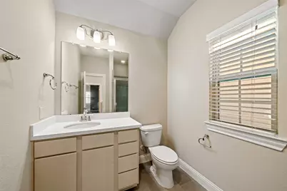 2627 Shady Woods Lane, Houston, TX 77008 - Photo 28