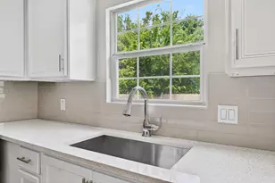 107 N 10th St, Richmond, TX 77469 - Photo 18