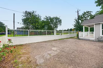 107 N 10th Street, Richmond, TX 77469 - Photo 40
