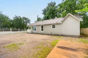 107 N 10th St, Richmond, TX 77469 - Photo 36