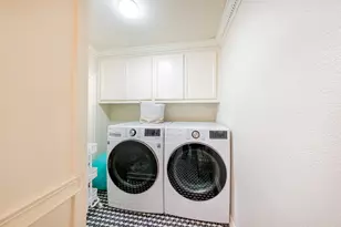 9400 Doliver Dr, Houston, TX 77063 - Photo 12