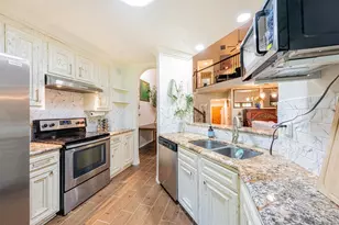 9400 Doliver Dr, Houston, TX 77063 - Photo 2