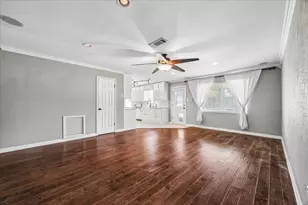 1213 E Brown Ln, Deer Park, TX 77536 - Photo 10