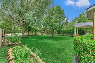 18535 W Laura Shore Dr, Cypress, TX 77433 - Photo 36