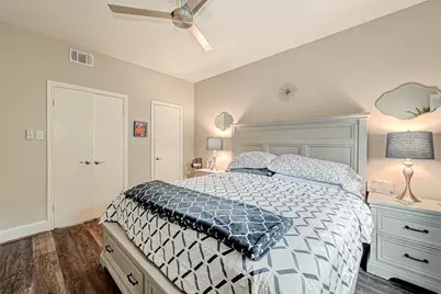 11711 Memorial Drive #389, Houston, TX 77024 - Photo 14