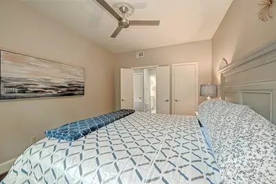 11711 Memorial Drive #389, Houston, TX 77024 - Photo 12