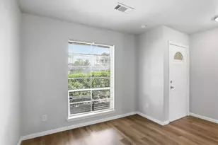 5242 Grace Point Ln, Houston, TX 77048 - Photo 8