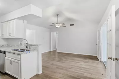 5242 Grace Point Lane, Houston, TX 77048 - Photo 16
