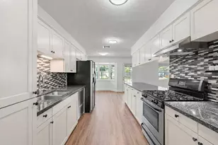 5522 Chantilly Ln, Houston, TX 77092 - Photo 2