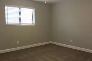 55 E White Willow Cir, The Woodlands, TX 77381 - Photo 16