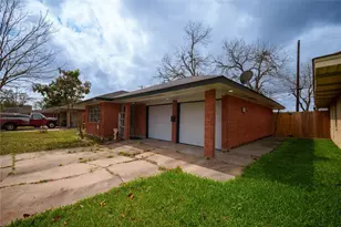 1904 Edgehill Rd, Pasadena, TX 77502 - Photo 2
