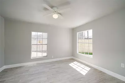 7318 Dahlia Street, Houston, TX 77012 - Photo 16