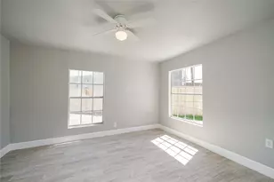 7318 Dahlia St, Houston, TX 77012 - Photo 16