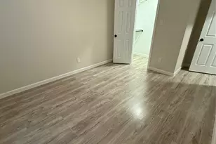 4747 Clover St, Houston, TX 77033 - Photo 10