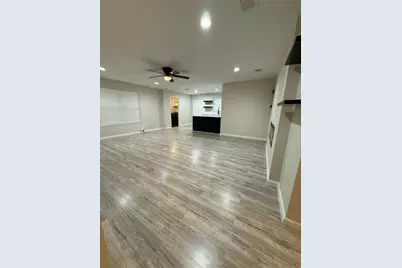 4747 Clover Street, Houston, TX 77033 - Photo 4