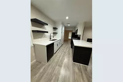 4747 Clover Street, Houston, TX 77033 - Photo 6