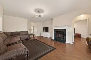 2313 Champion Dr, Pearland, TX 77581 - Photo 12