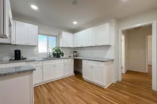 6011 Belmark St, Houston, TX 77033 - Photo 6