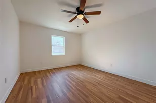 6011 Belmark St, Houston, TX 77033 - Photo 14