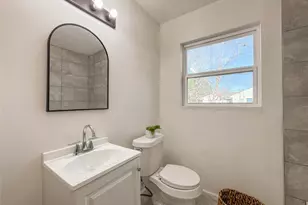 6011 Belmark St, Houston, TX 77033 - Photo 18