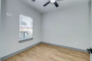 835 S Victory Dr, Houston, TX 77088 - Photo 18