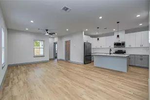 835 S Victory Dr, Houston, TX 77088 - Photo 6