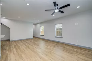 835 S Victory Dr, Houston, TX 77088 - Photo 8
