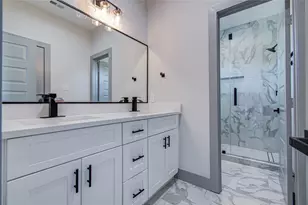 835 S Victory Dr, Houston, TX 77088 - Photo 22